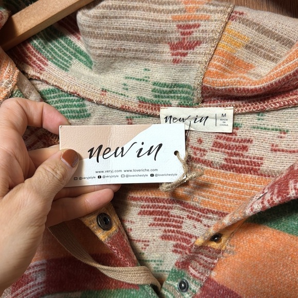 Southwest Aztec Hooded Sweater - Picture 2 of 4